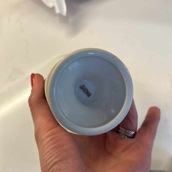 Bundle of 2 vintage mugs. 2 bird mugs from Japan, 1 floral one unknown make. - Picture 4 of 8